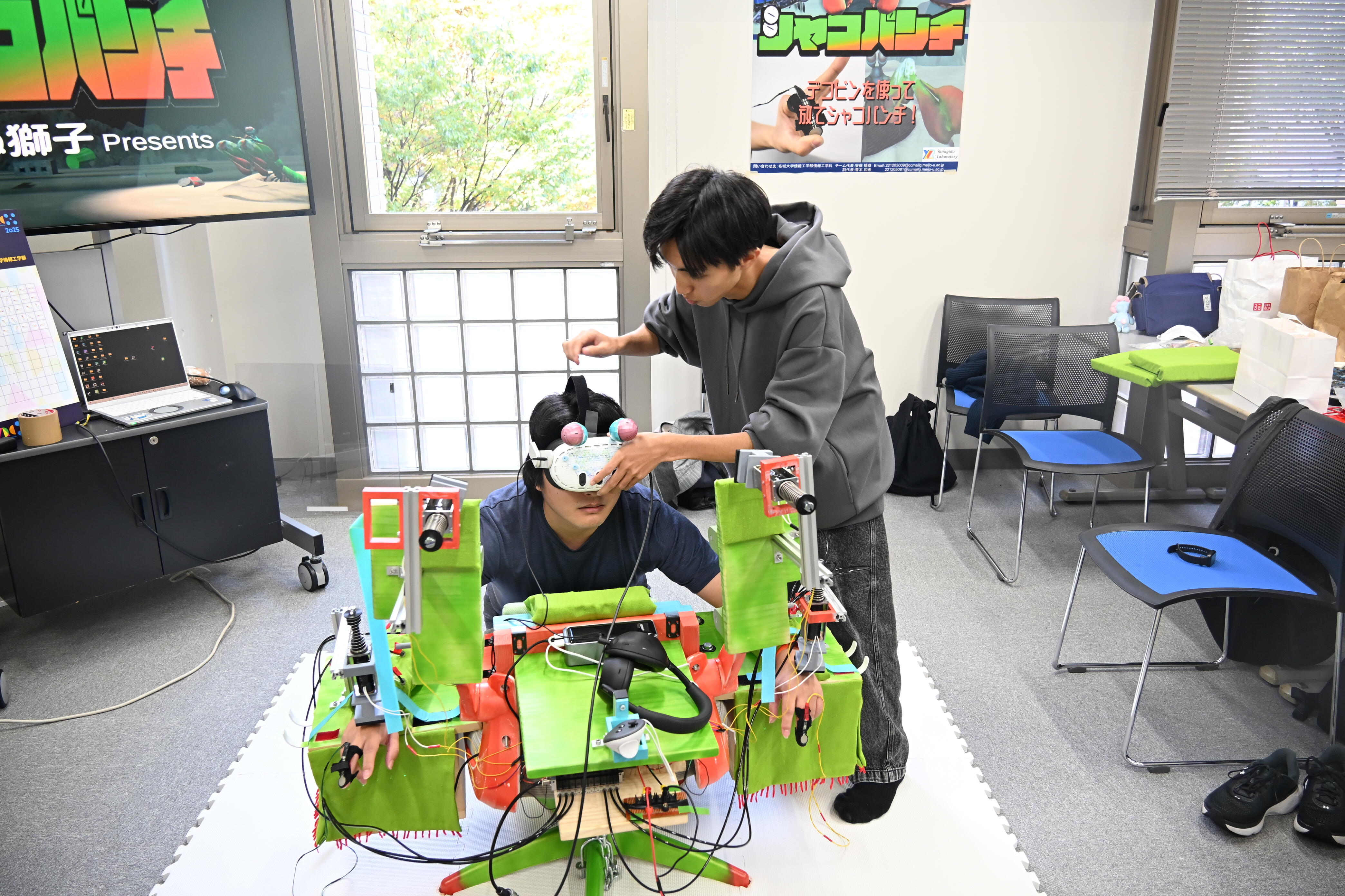 大学祭（11月1日開催）での体験ブースの様子