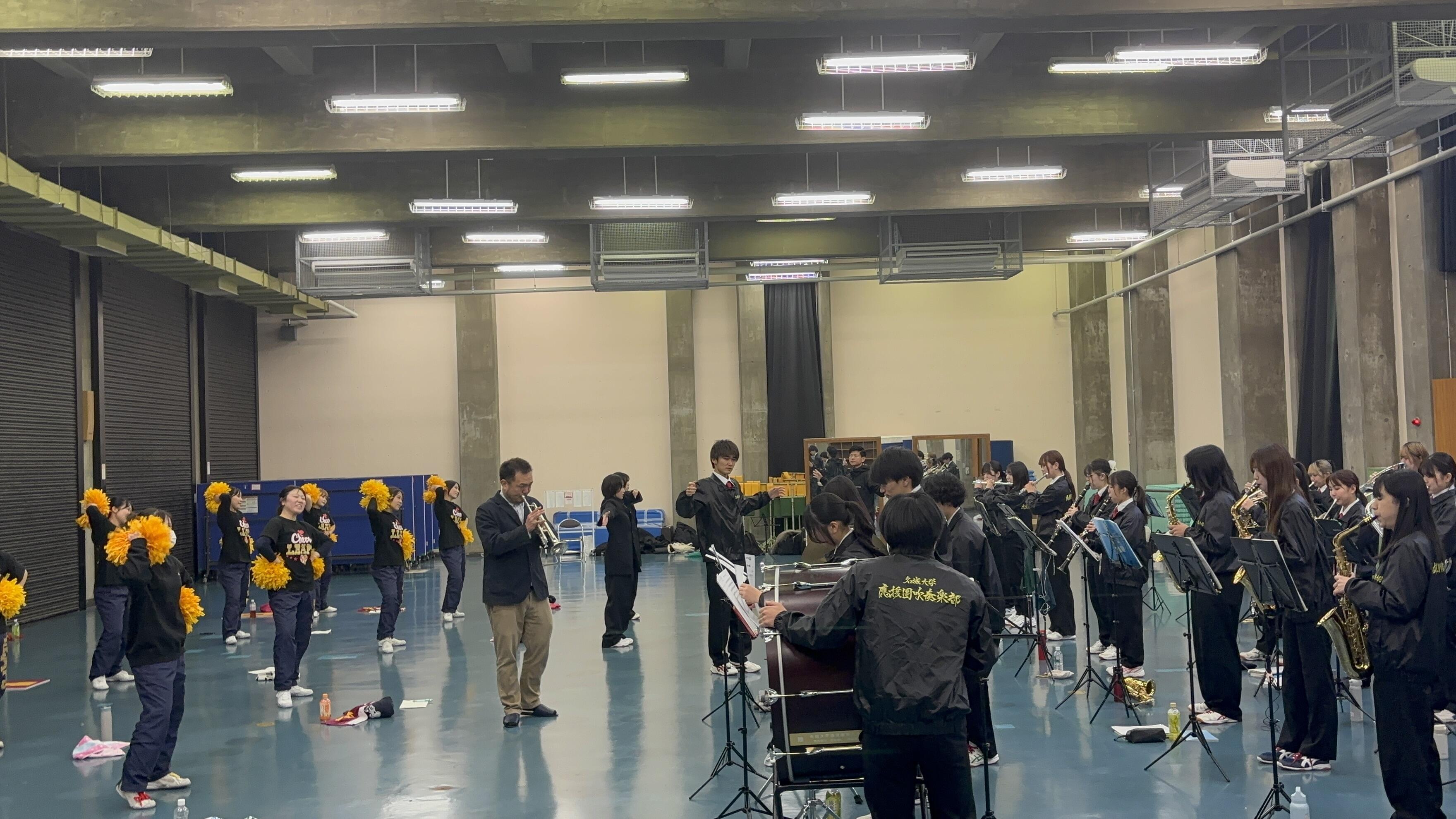 ジントシオ氏による応援曲の最終調整