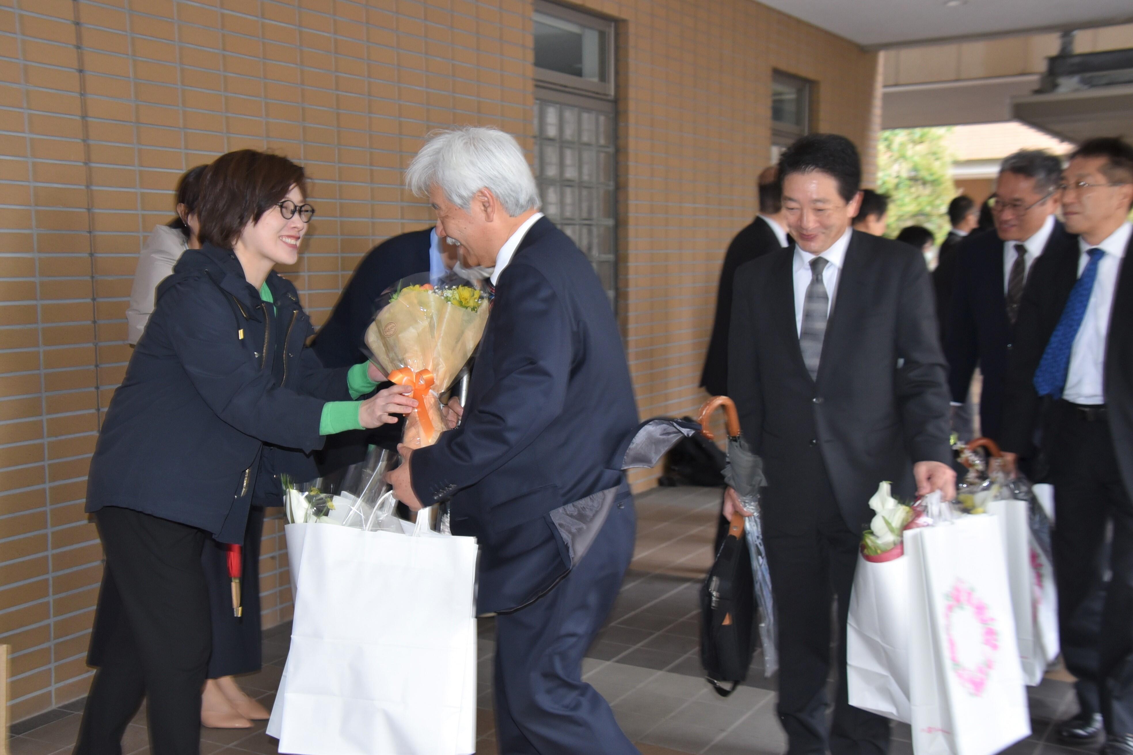 花束のプレゼントも