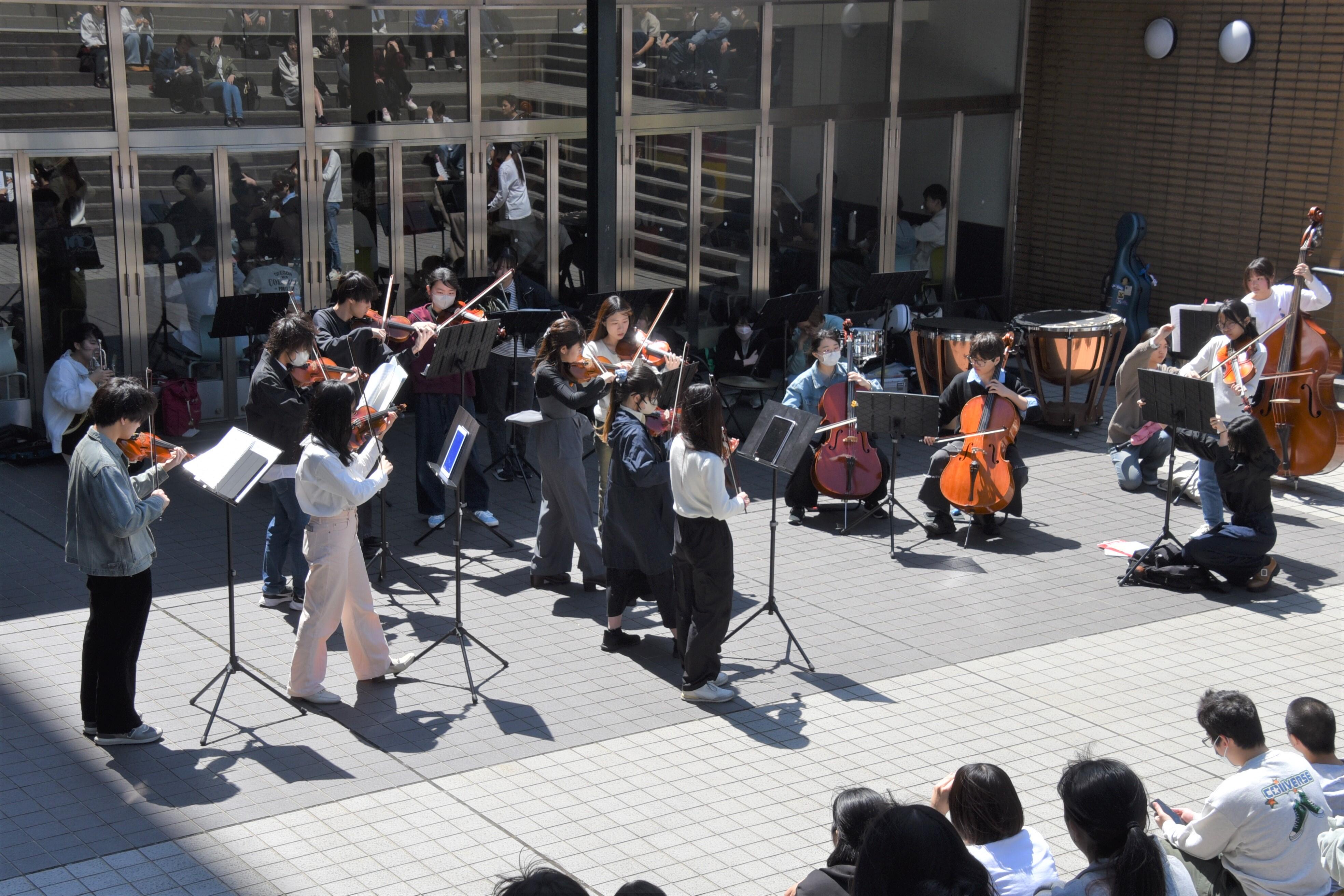 管弦楽団の演奏