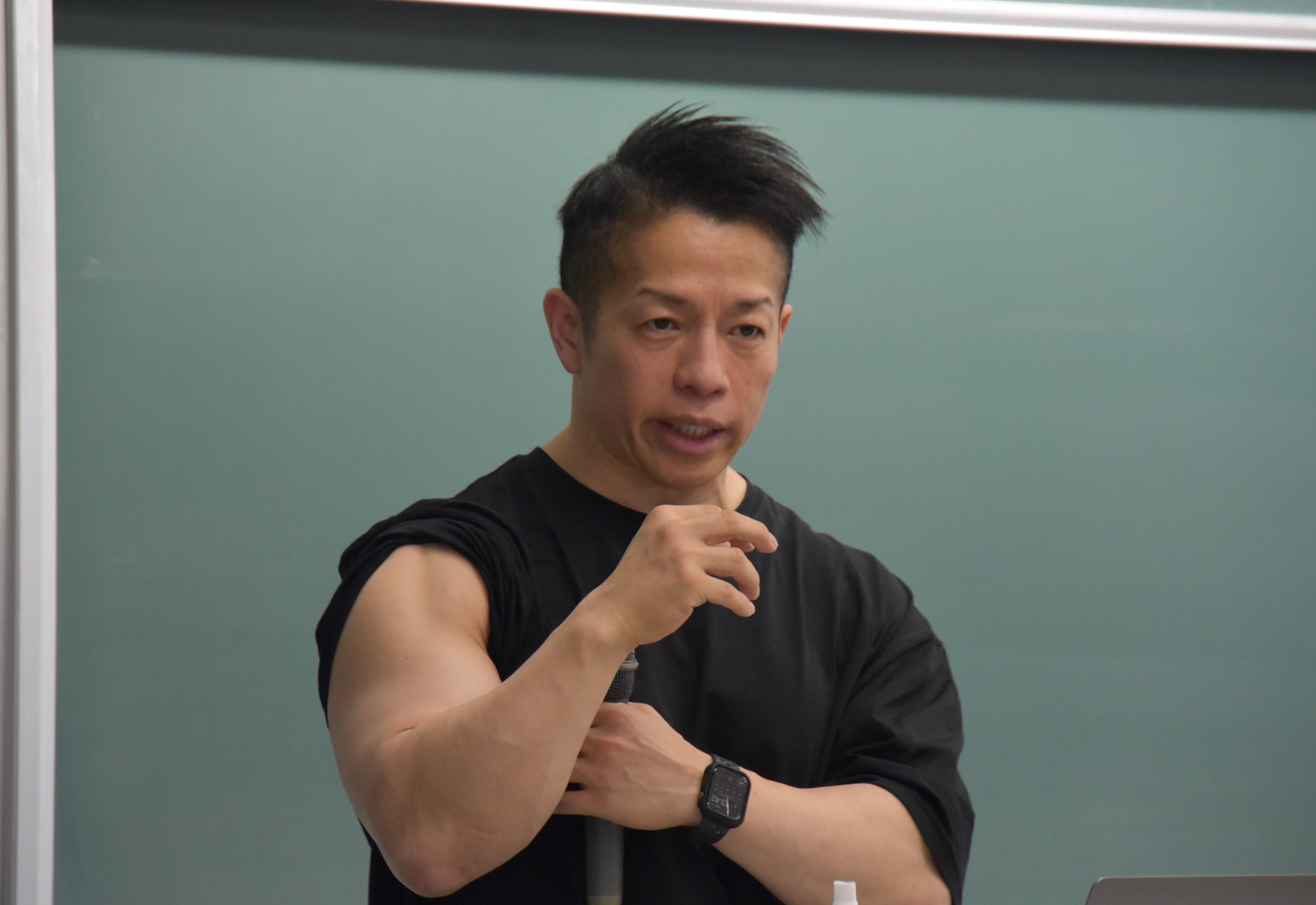 ゲスト講師として登壇した岡田教授