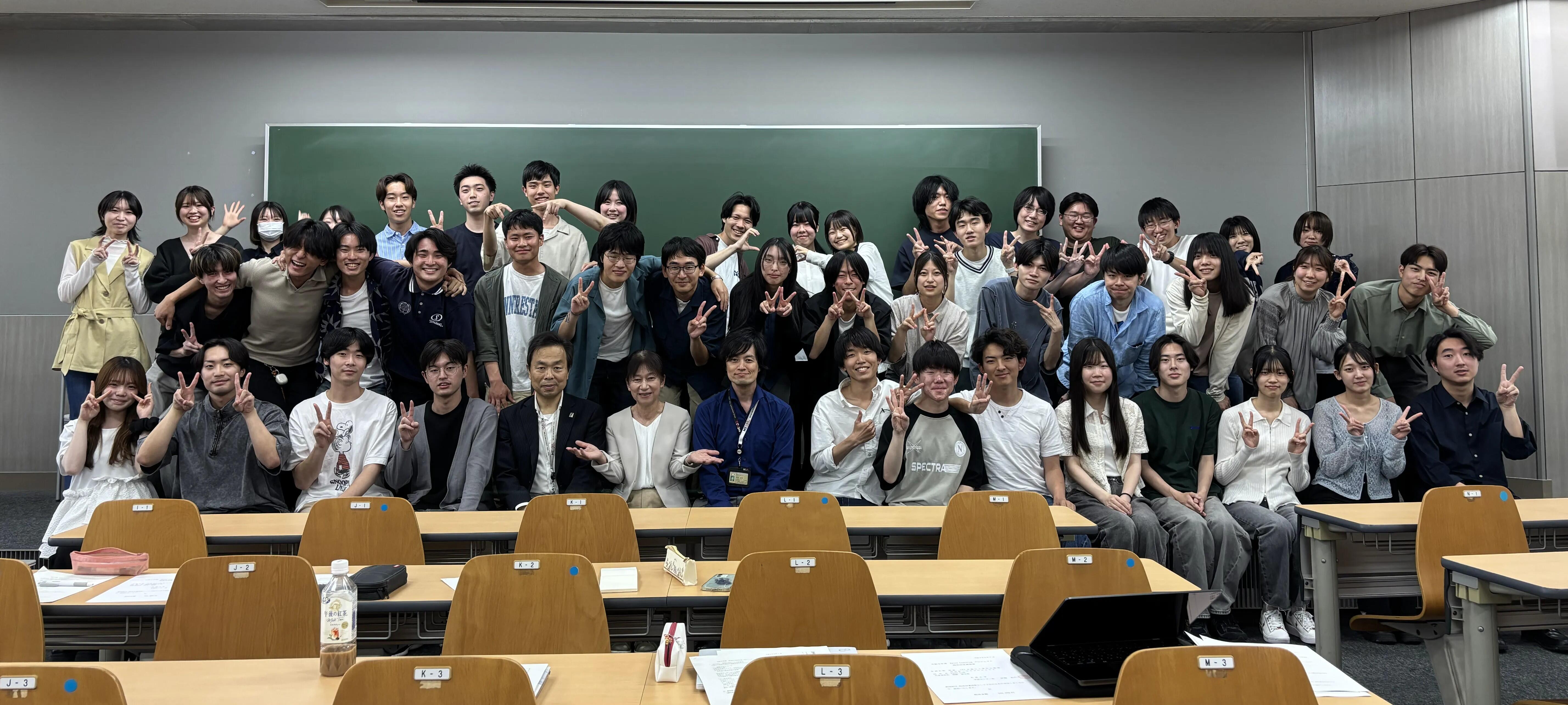 「Enjoy Learning プロジェクト」に採用された団体の学生たち