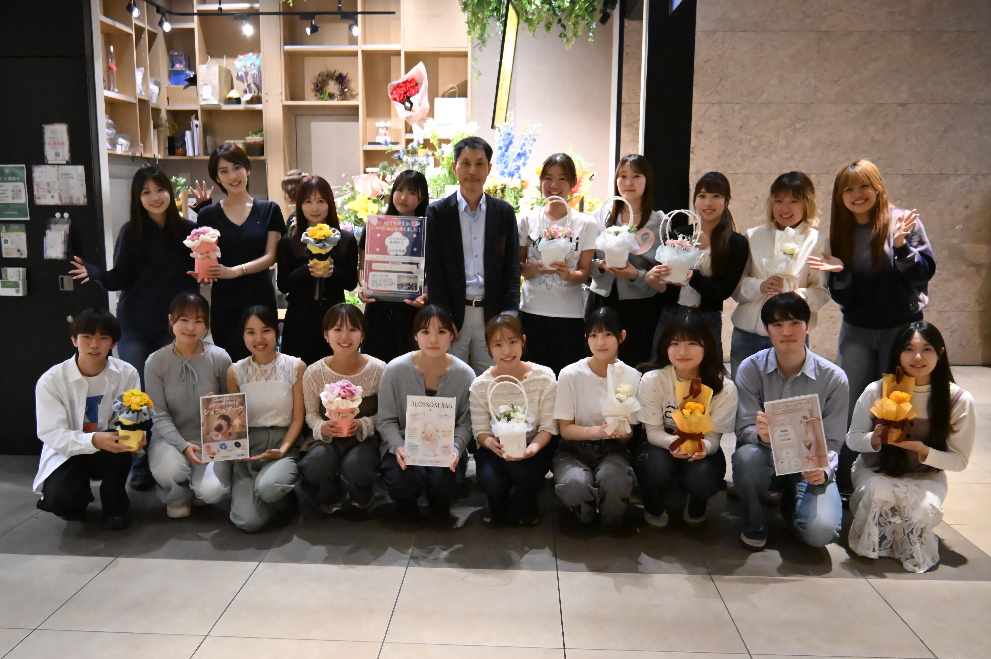 本プロジェクトに取り組んだ山岡ゼミの皆さん