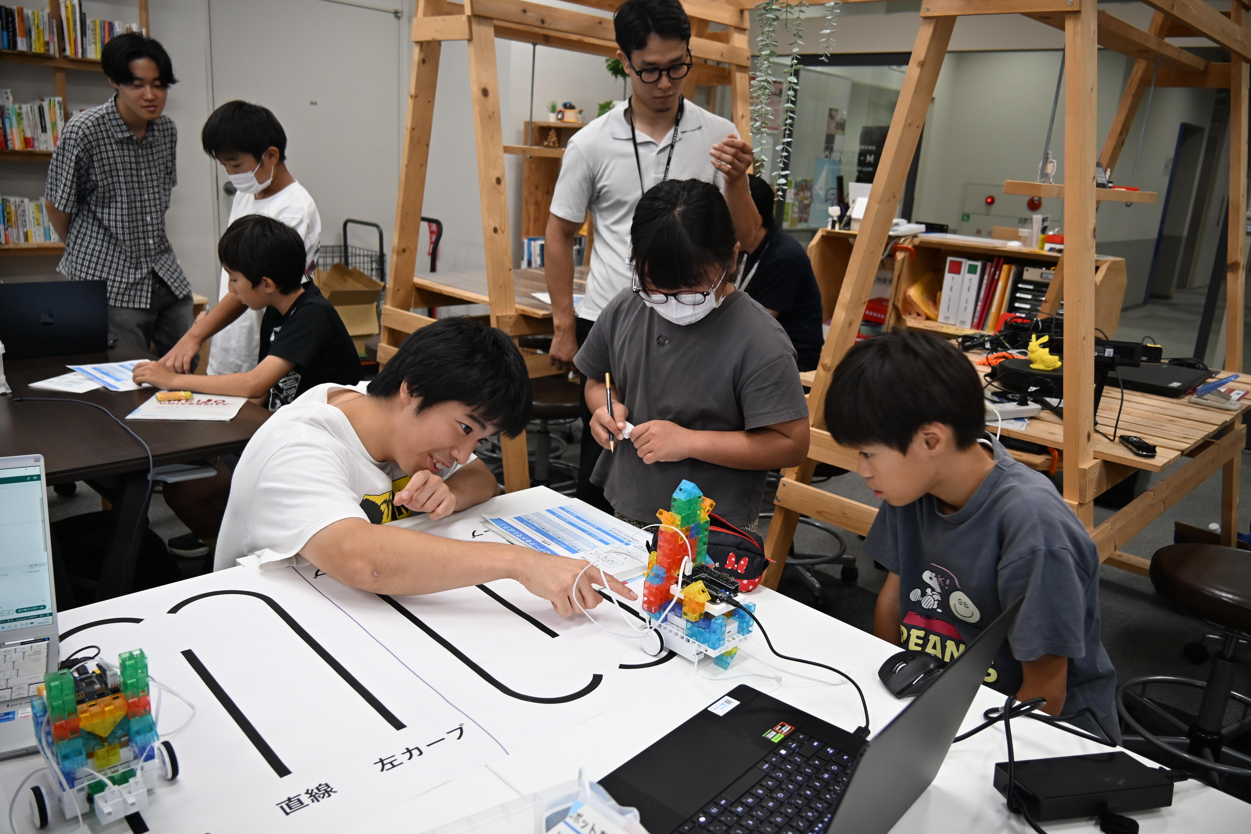 学生スタッフのアドバイスを受け問題点を改善