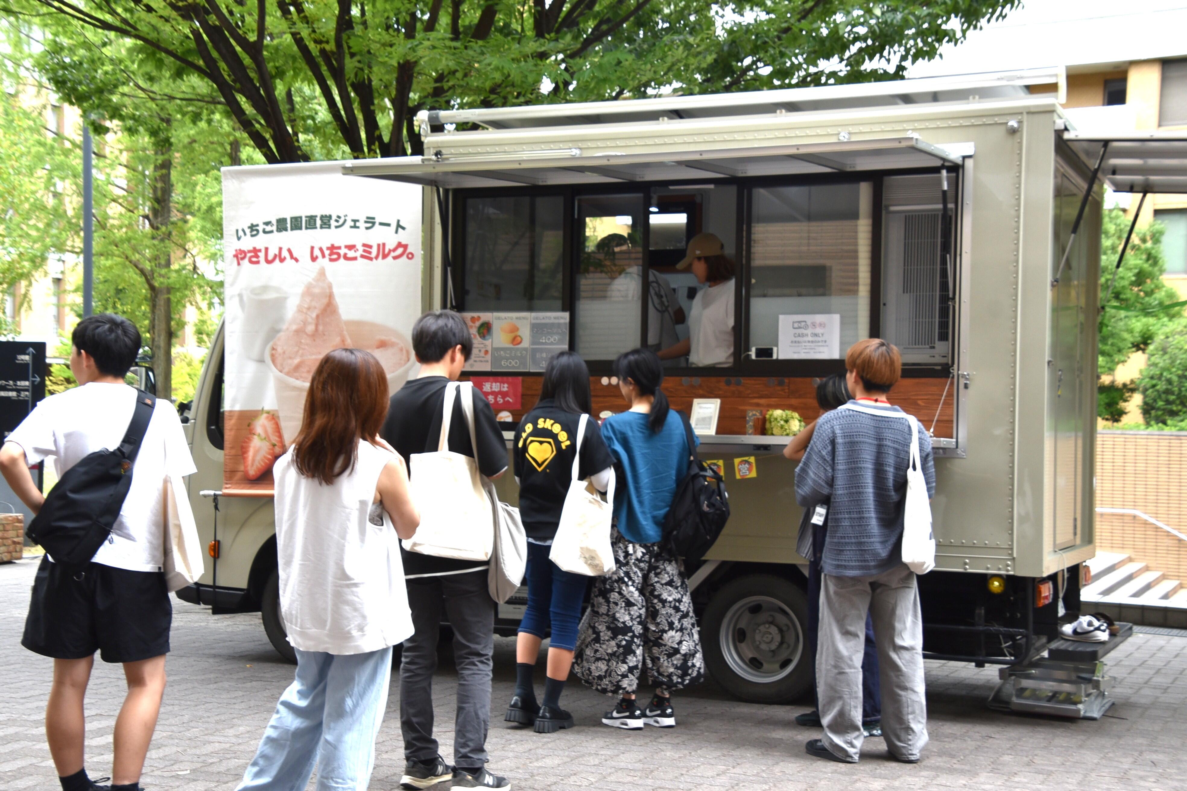 キッチンカーが登場