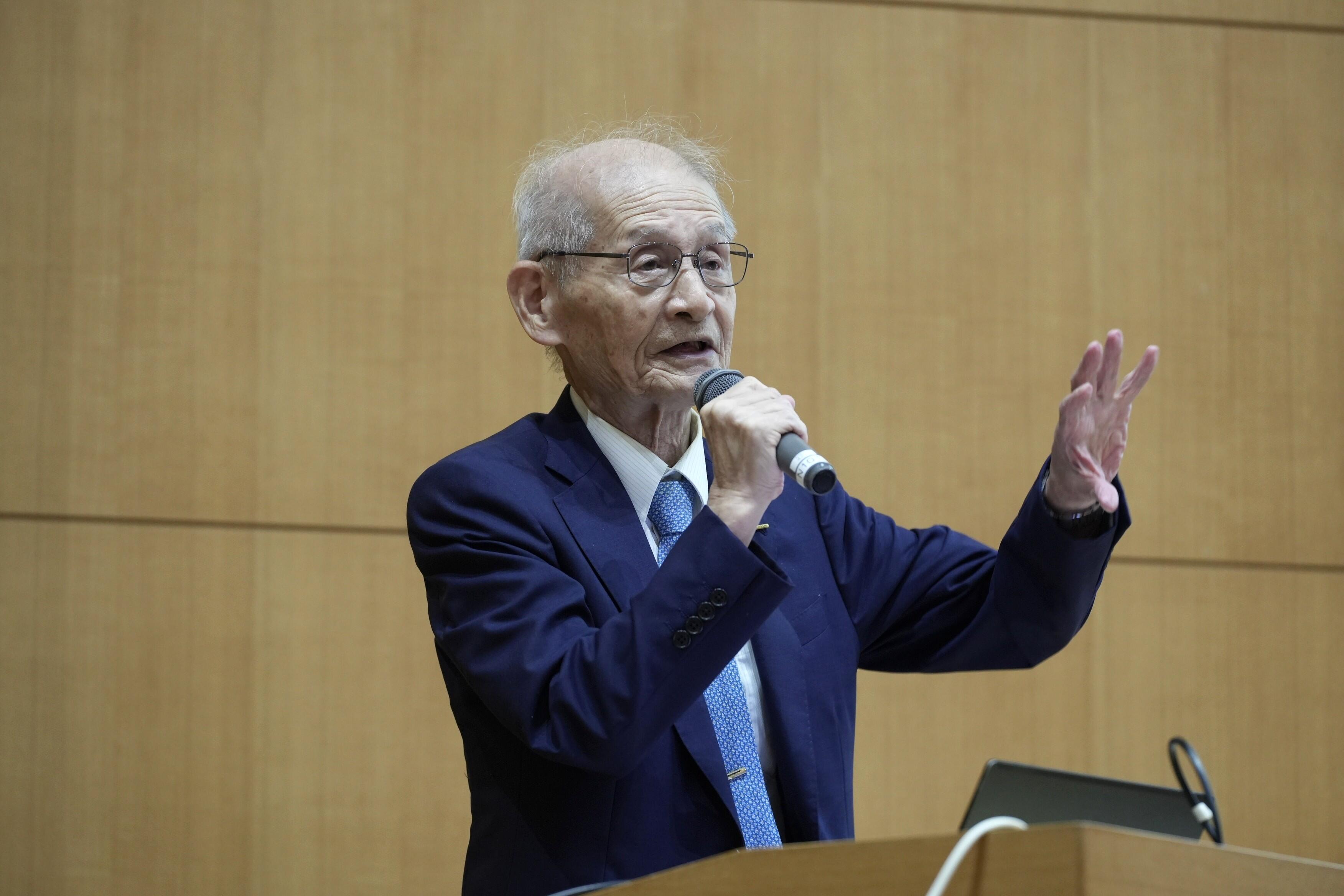 基調講演に臨む吉野終身教授