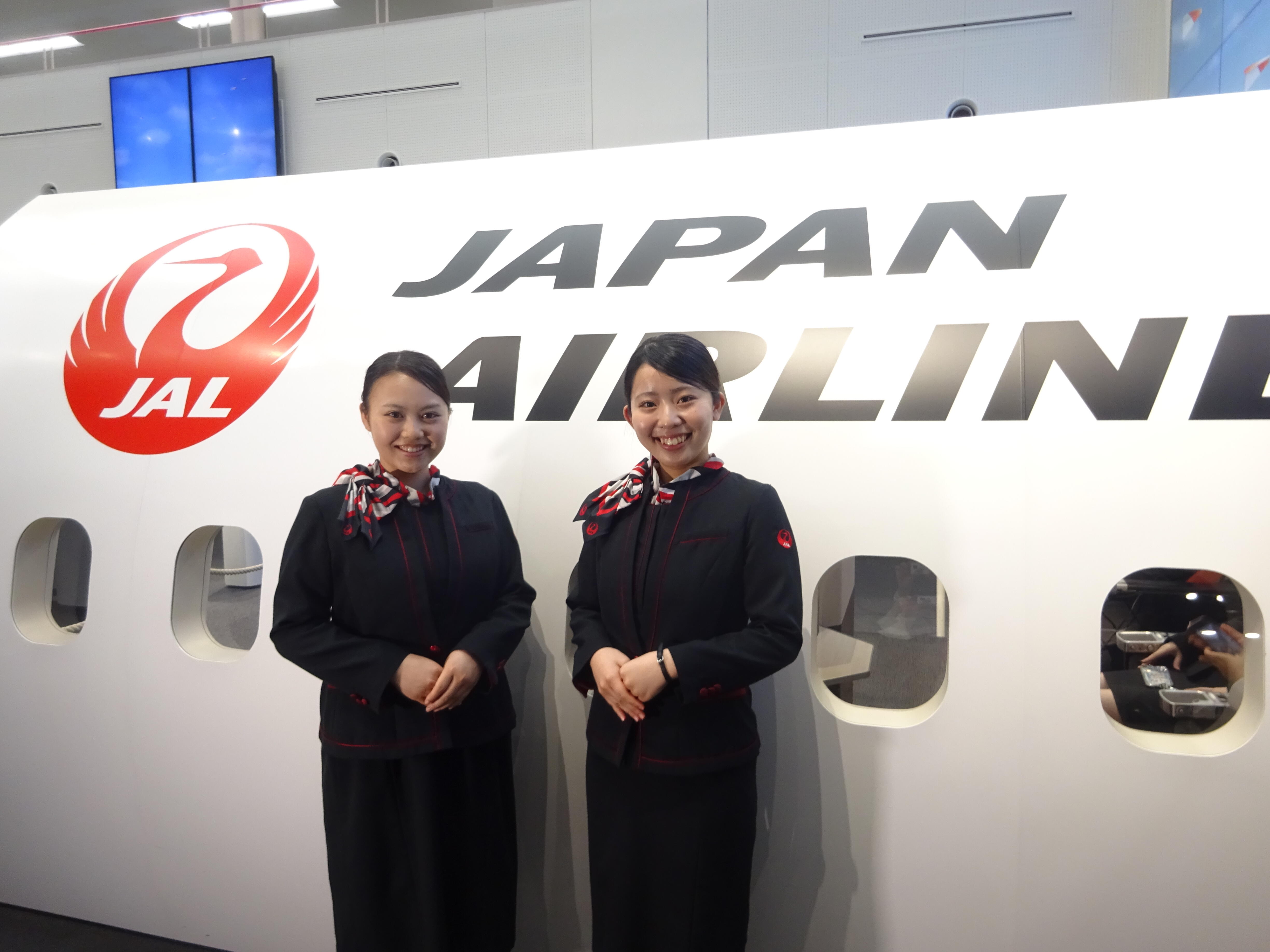 将来の自分をイメージしながら制服を体験