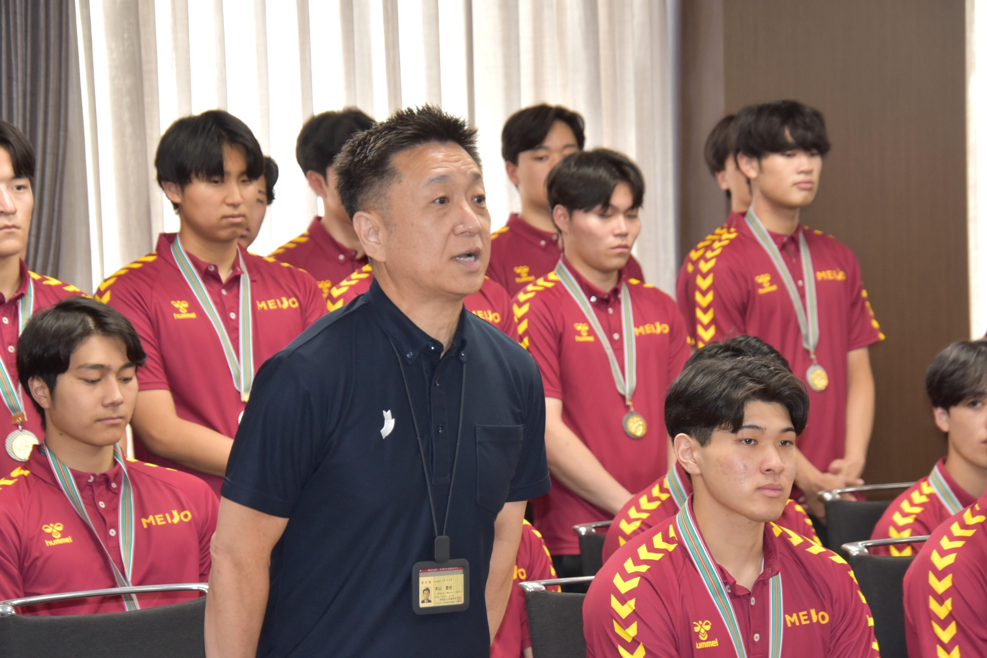 大会を振り返る本山監督