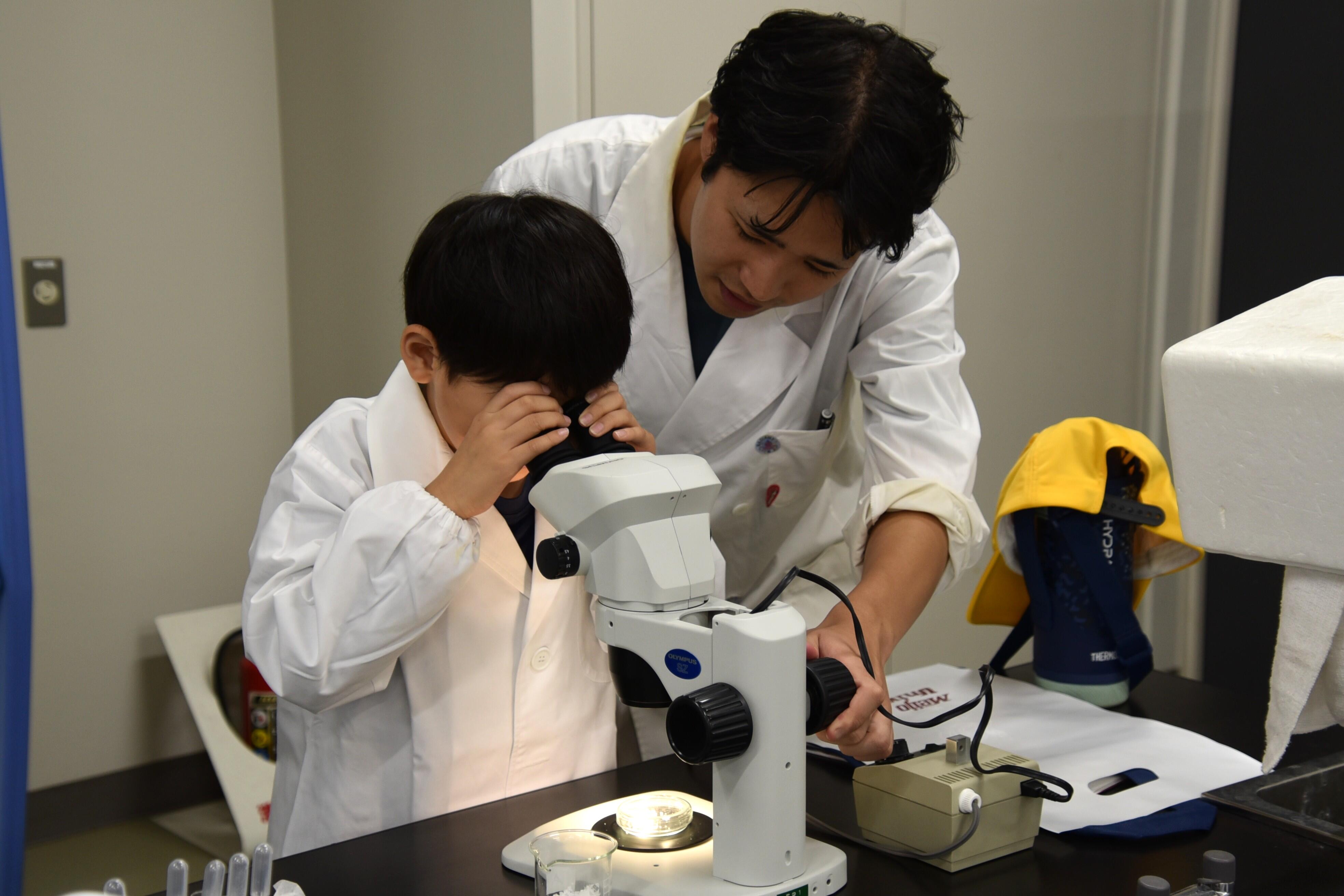 農学部の企画で顕微鏡をのぞく