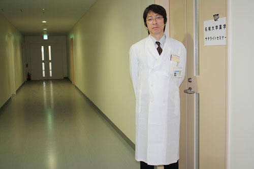 「コミュニケーション能力に長けた臨床薬剤師を育てたい」と語る野田教授